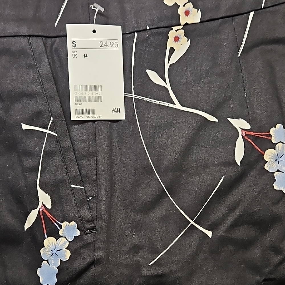 H&M Floral Print Pants - Black